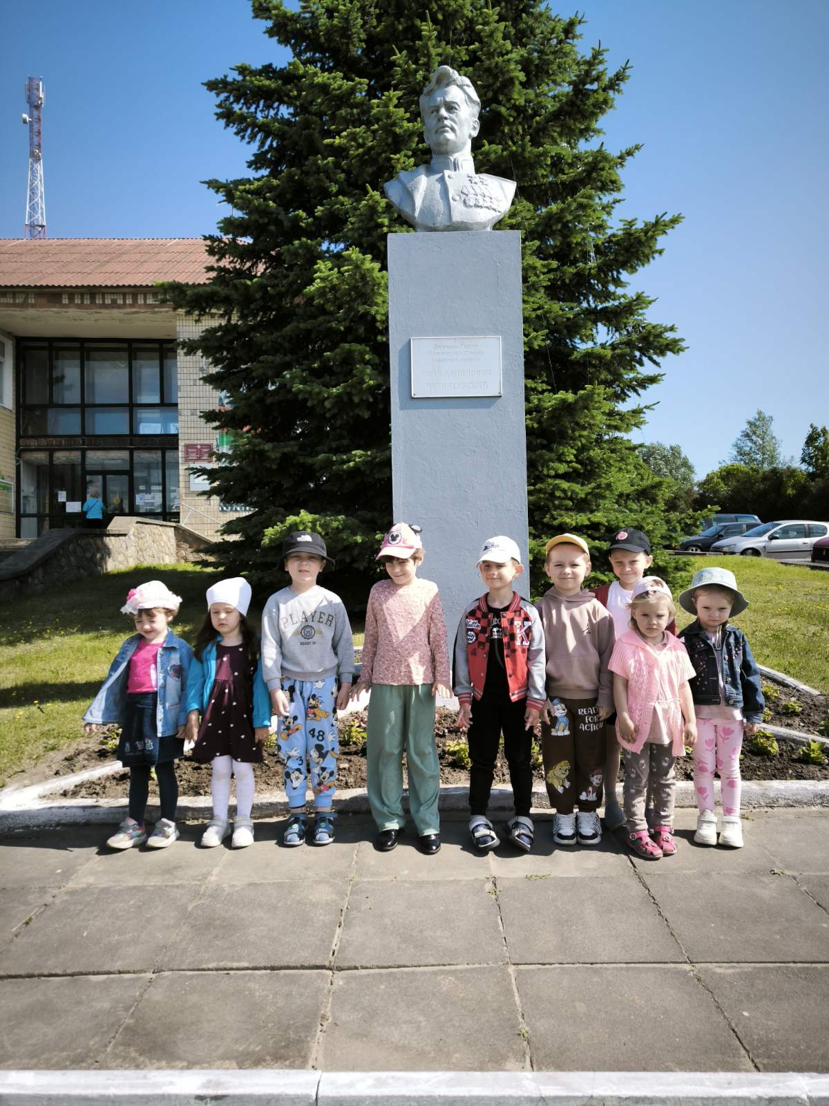 img-7d8bb083126f00d3fa805b6f9636519e-v